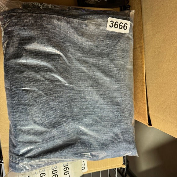 Vintage Levis 569 Jeans Men's 36x32 Loose Straight Medium Wash Whiskered Western - Picture 16 of 16